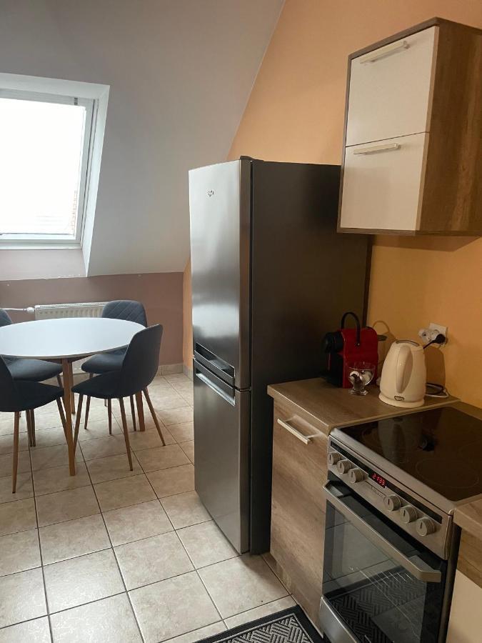 Palank Apartman Mosonmagyaróvár Buitenkant foto