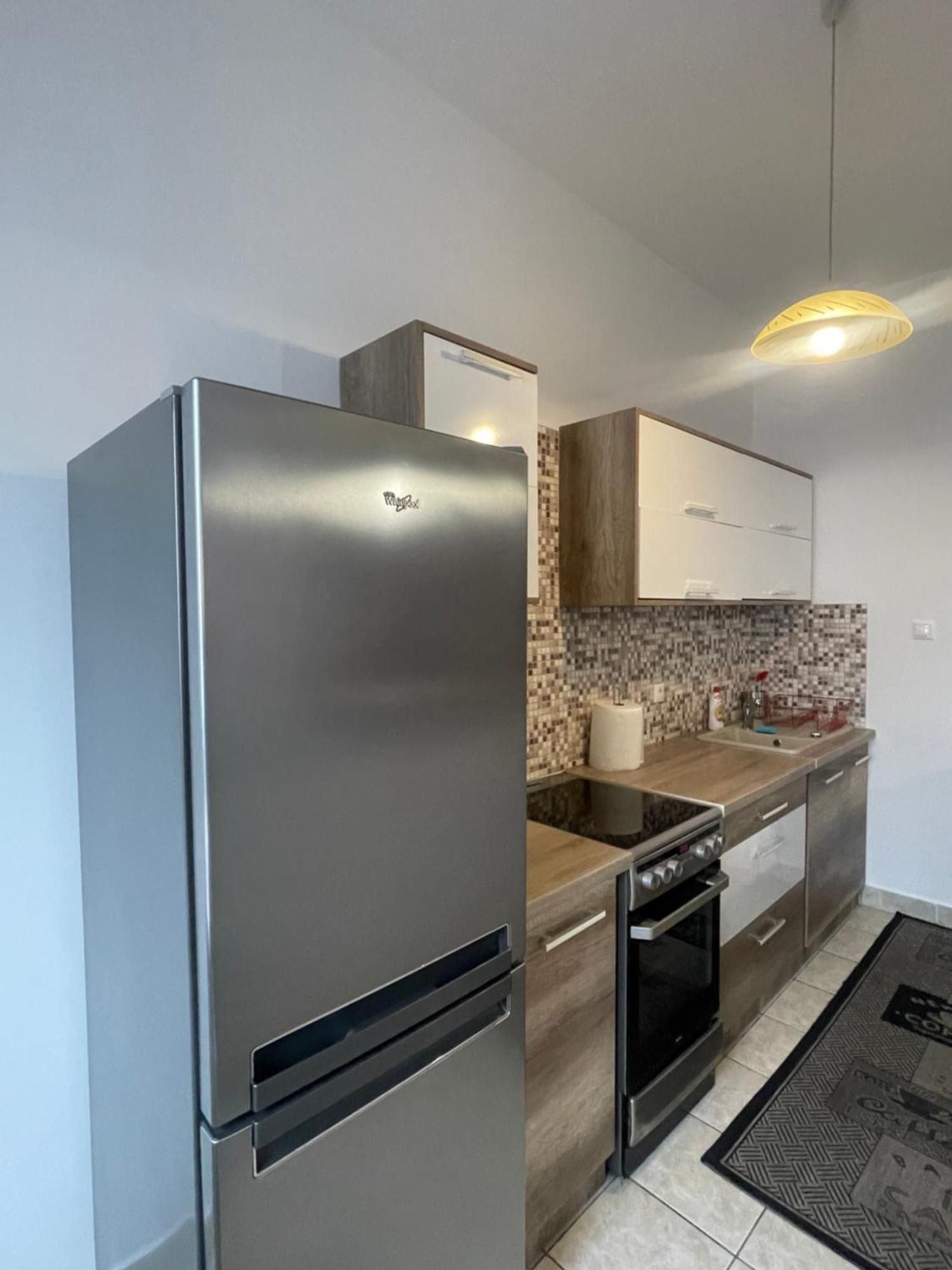 Palank Apartman Mosonmagyaróvár Buitenkant foto