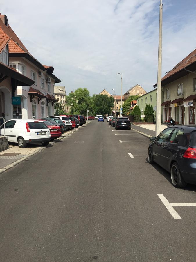 Palank Apartman Mosonmagyaróvár Buitenkant foto